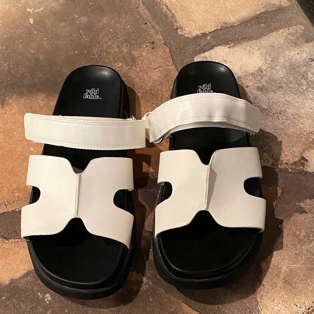 White Women's Sandals Size 9 NWOT